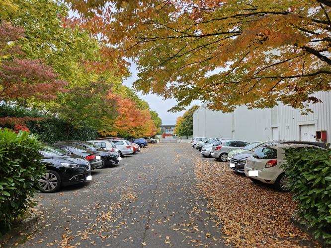 Le parking principal 